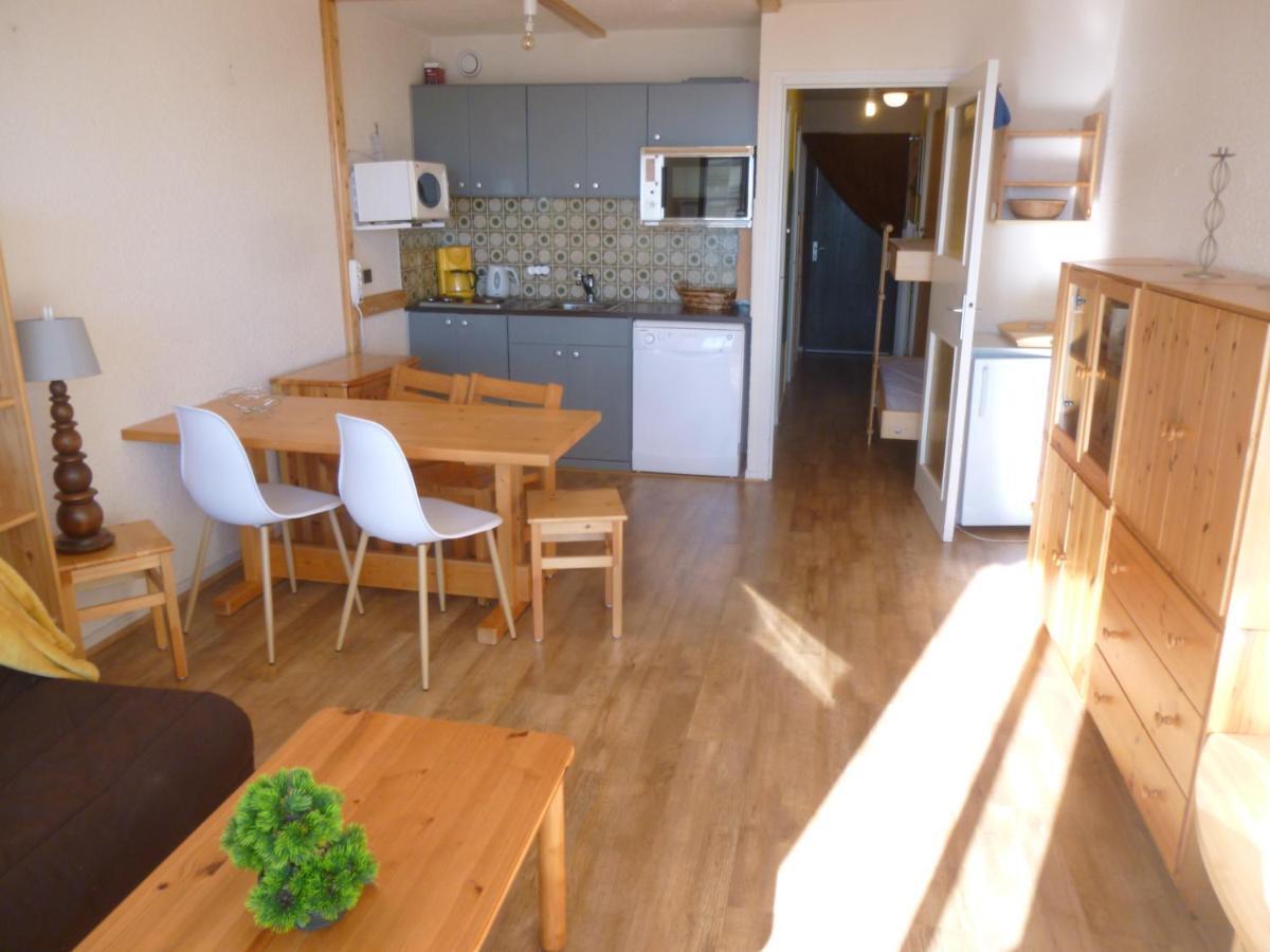Ferienwohnung Studio Entier Au Calme Avec Vue Panoramique Exceptionelle A 1500M Comboursiere Exterior foto
